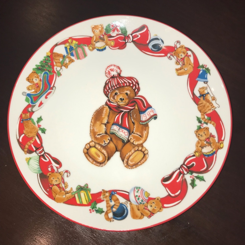 1984 Christmas Presence bear plate